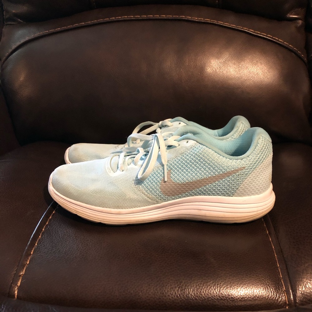 Nike Revolution 3
